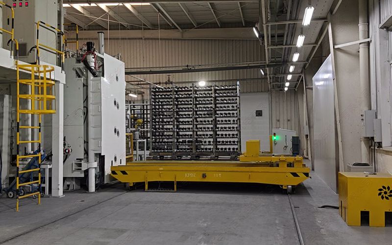 毫厘之間定乾坤：軌道平車?？慷ㄎ痪龋?qū)動高效生產(chǎn)的密碼